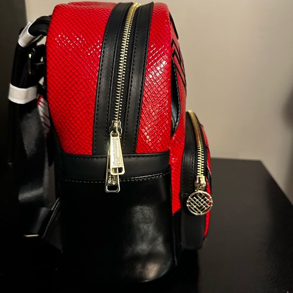 Loungefly Marvel Shang-Chi backpack - Picture 5 of 5